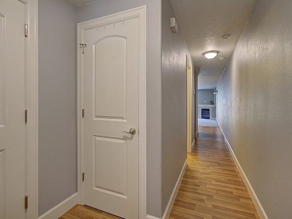 4th image of 1455 SE 8th Ave