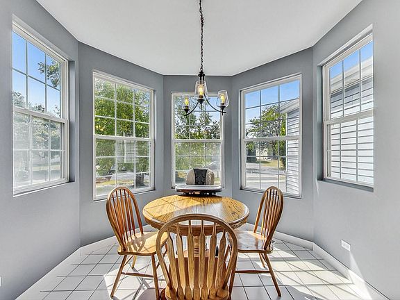 5th image of 5813 Emerald Pointe Dr
