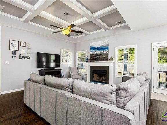 3rd image of 103 Waxmyrtle Way