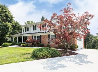 35615 Briar Ridge Ln, Farmington, MI 48335