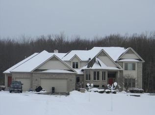 71 Stablegate Dr, Webster, NY 14580