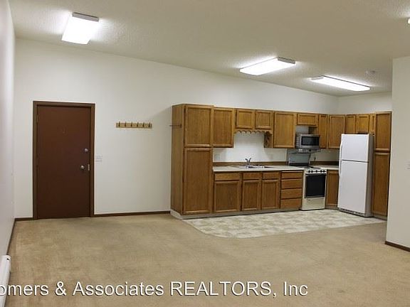 3rd image of 2173 University Ave S APT 204