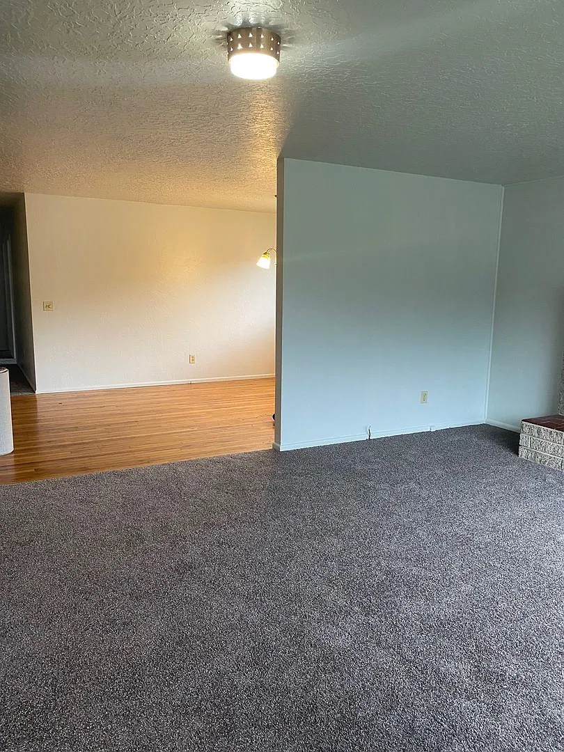 Three Bed Two Bath Eureka — Photo 2
