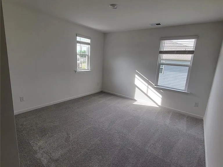 448 Golden Eagle Pkwy — Photo 13
