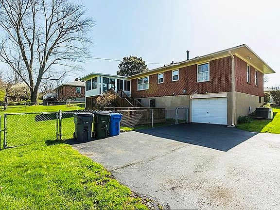 2nd image of 1015 Gainesway Dr