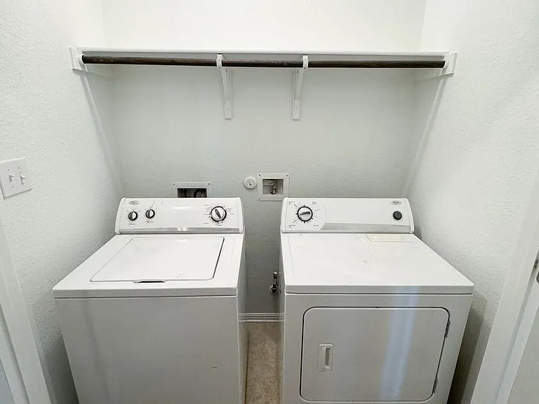 366 Silver Springs Bnd — Photo 6