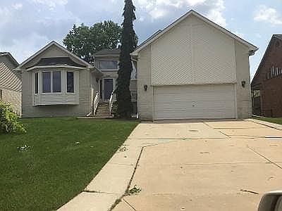 1st image of 39120 Rivercrest Ave