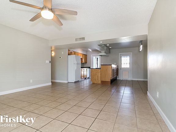 4th image of 3016 E Dahlia Dr