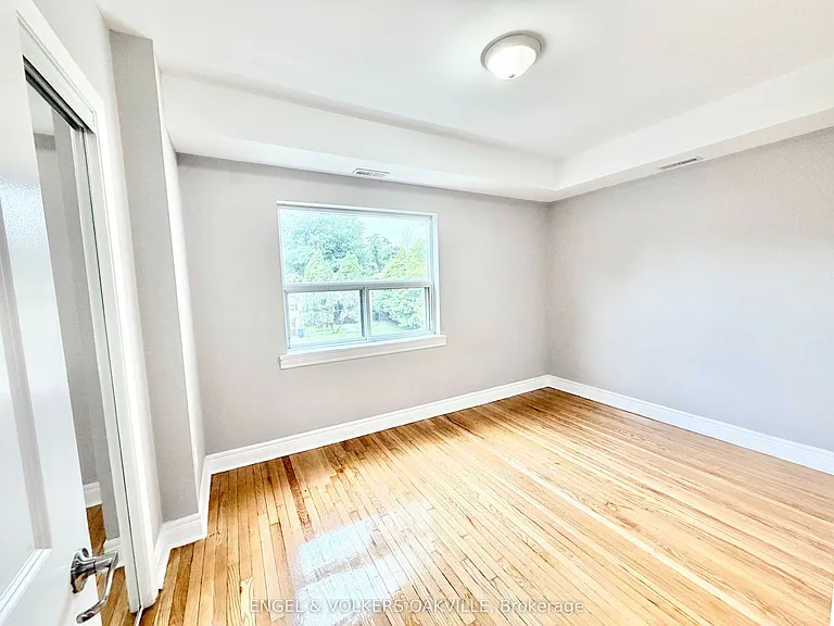 15 33rd St #302 — Photo 5