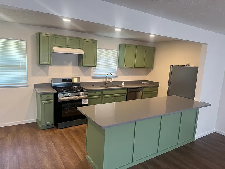 5637 Comer Dr — Photo 37