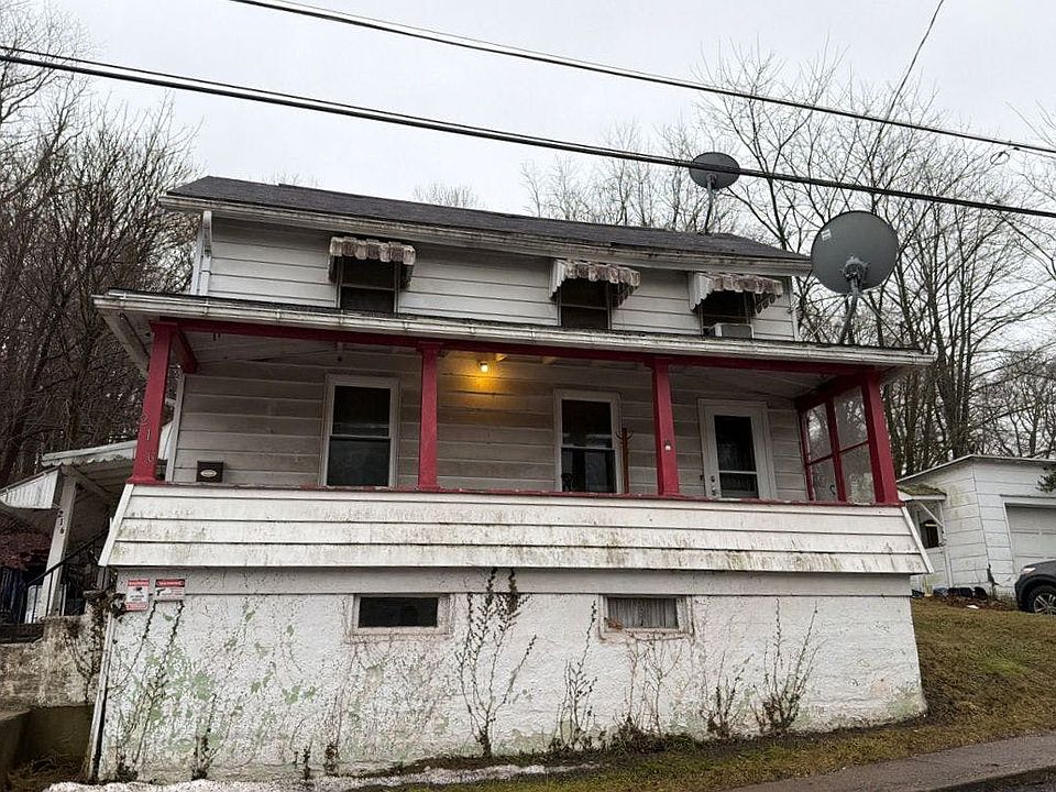 1st image of 216 W Main St