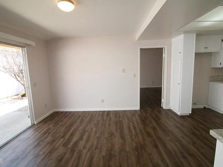 936 Belmont Ave — Photo 33
