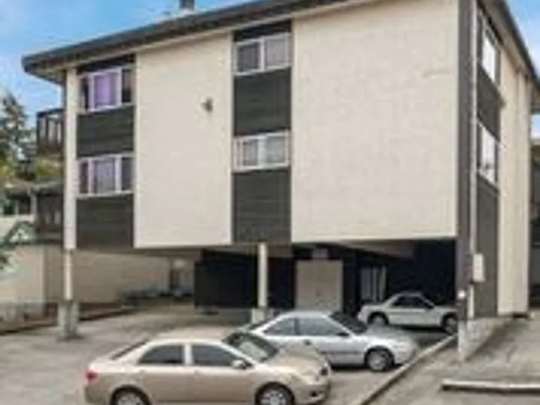2132 California Ave SW — Photo 12