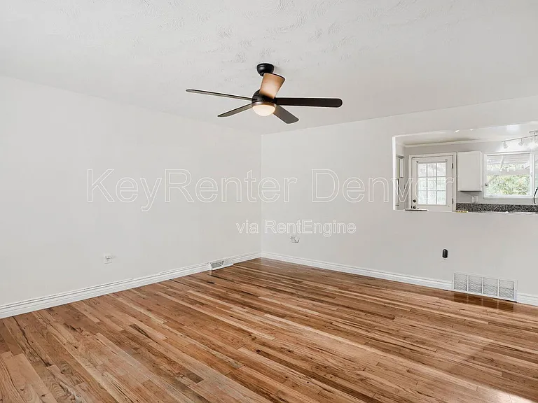 330 Depew St — Photo 4
