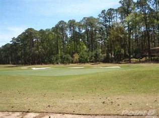 10 Hemingway Dr, Savannah, GA 31411