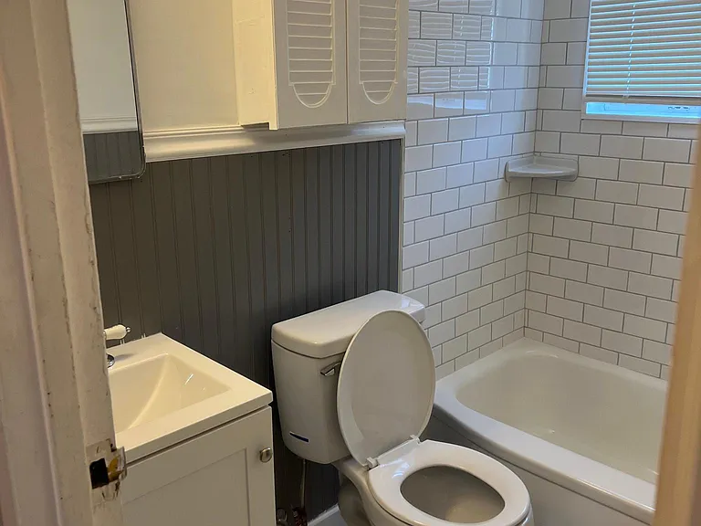 5377 Chillum Pl NE — Photo 16