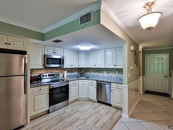 5th image of 40 Village Dr #40