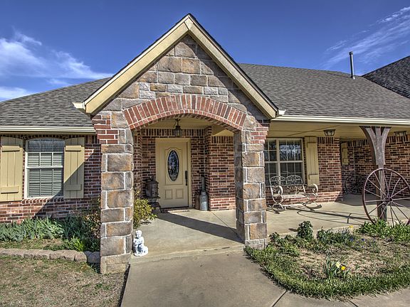 4th image of 22035 Riverwood Dr