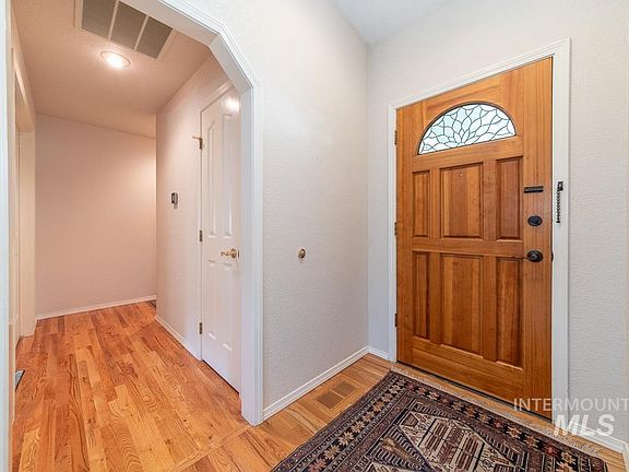 4th image of 11805 W Hickory Dr