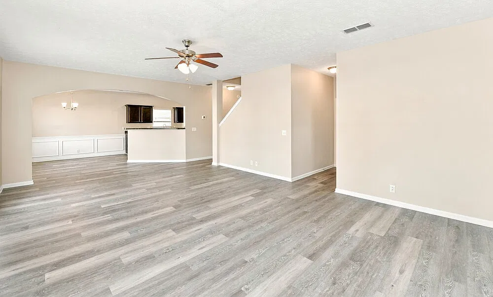 5 bed, 2.5 bath, 2581 sqft, $2,645 — Photo 4