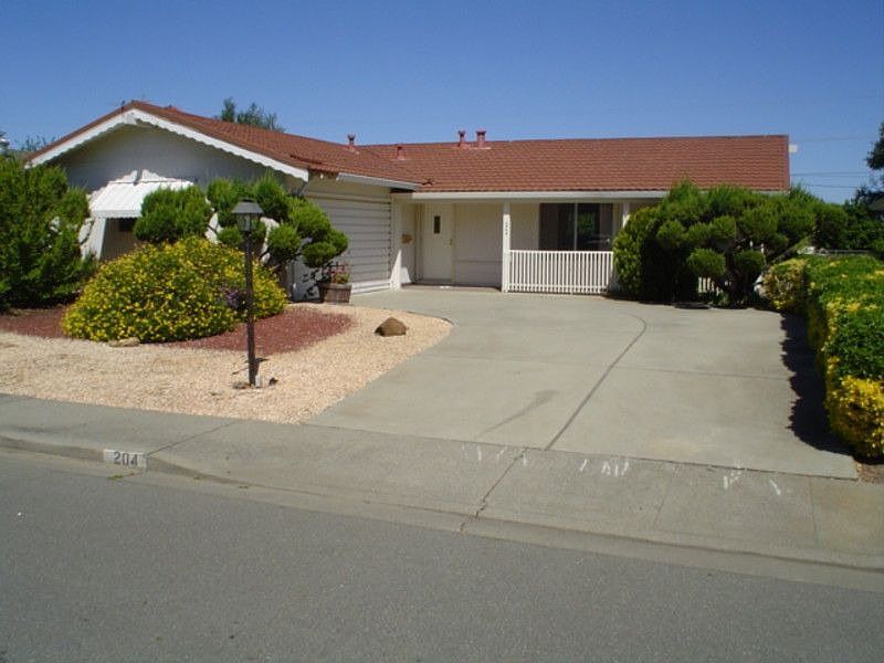 1st image of 204 Olympic Cir