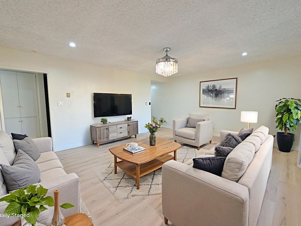 VIRTUALLY STAGED main living room!