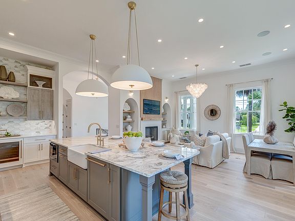 4th image of 1714 Middle St