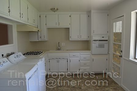 5th image of 2633 La Mesa Way