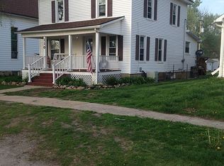 110 S Raub Ave, Donovan, IL 60931