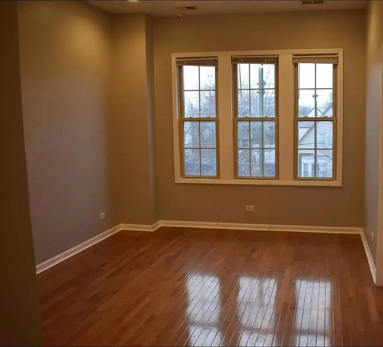 2 bed, 1.0 bath, 1000 sqft, $2,395 — Photo 2