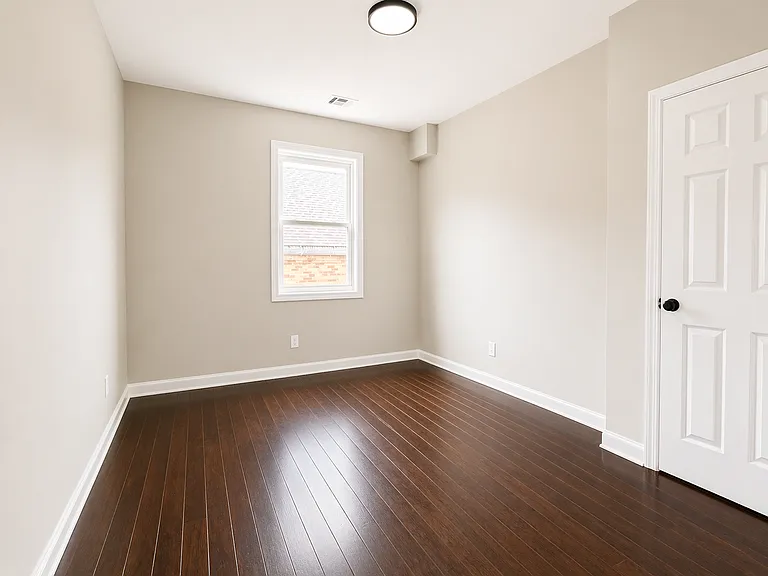271-273 S 8th St #2 — Photo 7