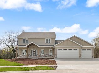 N8744 Connor Cir, Menasha, WI 54952