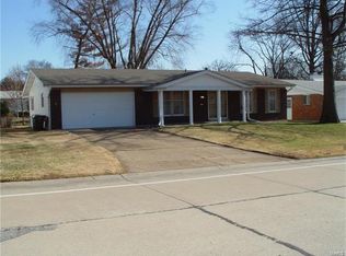 7556 Georgetown Dr, Hazelwood, MO 63042