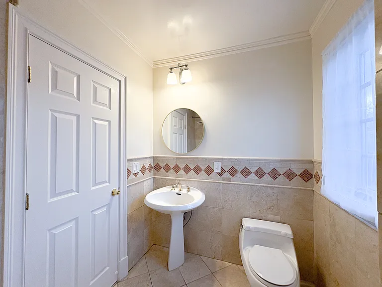 87 Stephen St #1C — Photo 15