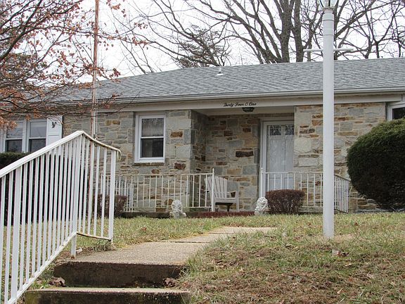 3rd image of 3401 Hickory Dr