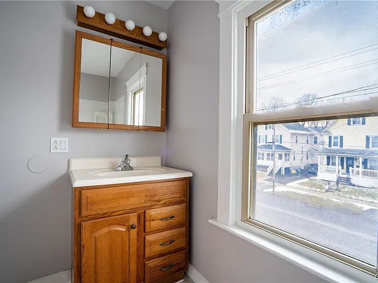208 E Clark St #1 — Photo 11