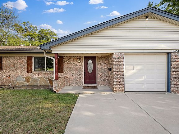 3rd image of 6736 Corona Dr