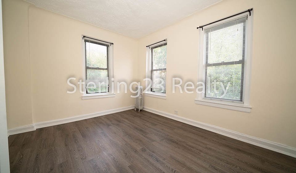 1st image of 24-25 28th St #1C