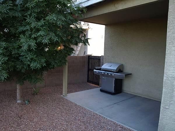 1st image of 923 S Pantano Overlook Dr