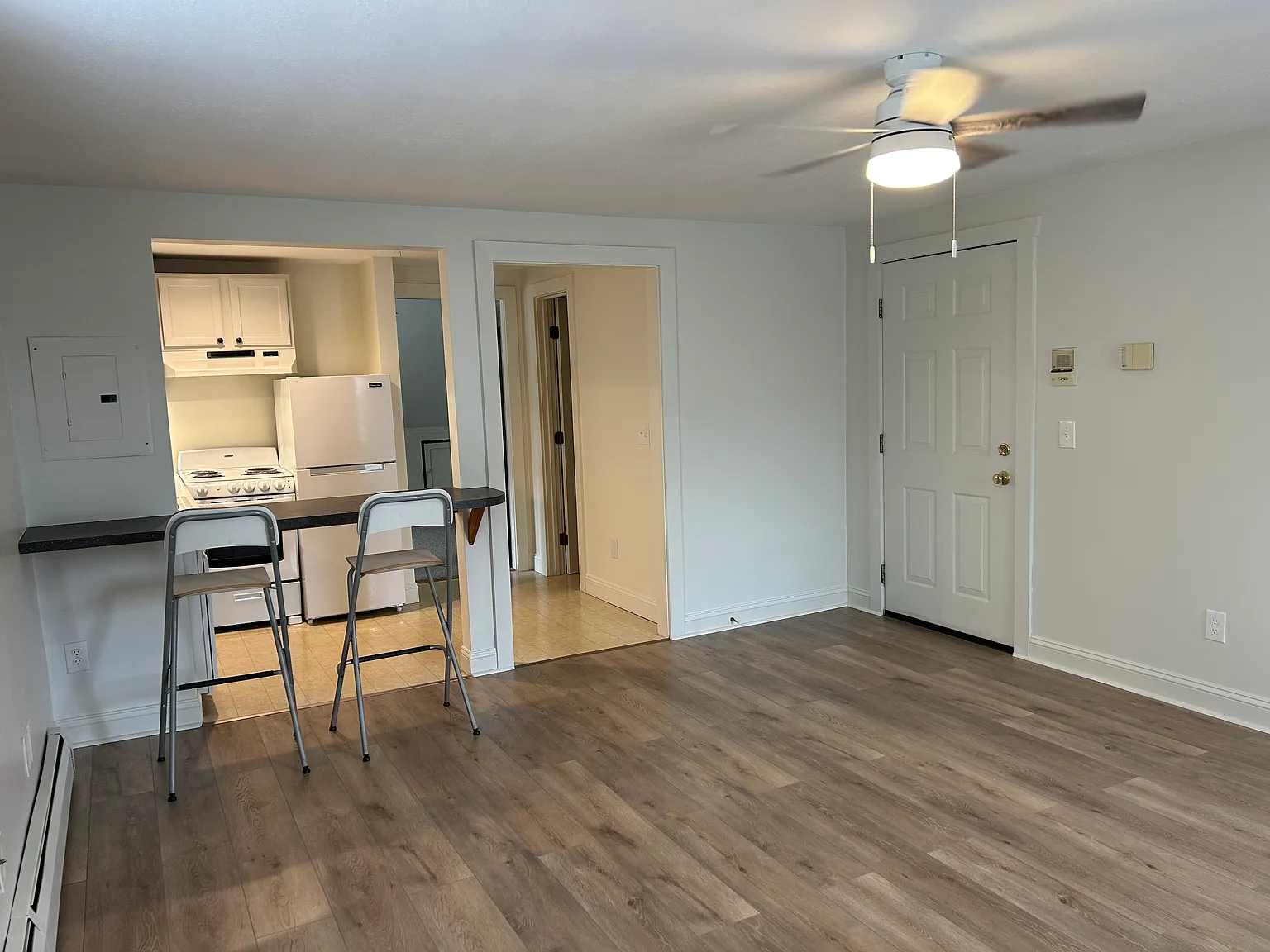 1 bed, $1,100 — Photo 2