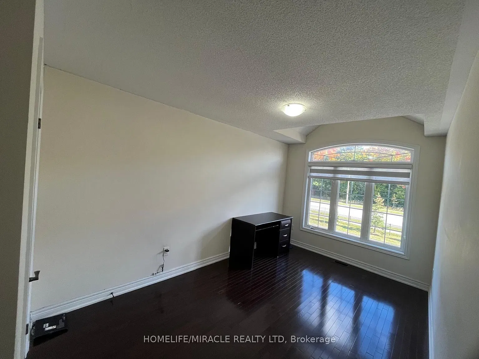 4 bed, $3,500 — Photo 2