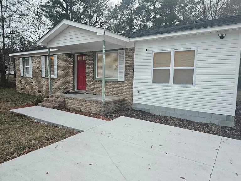 1091 Spring Plains Rd — Photo 6