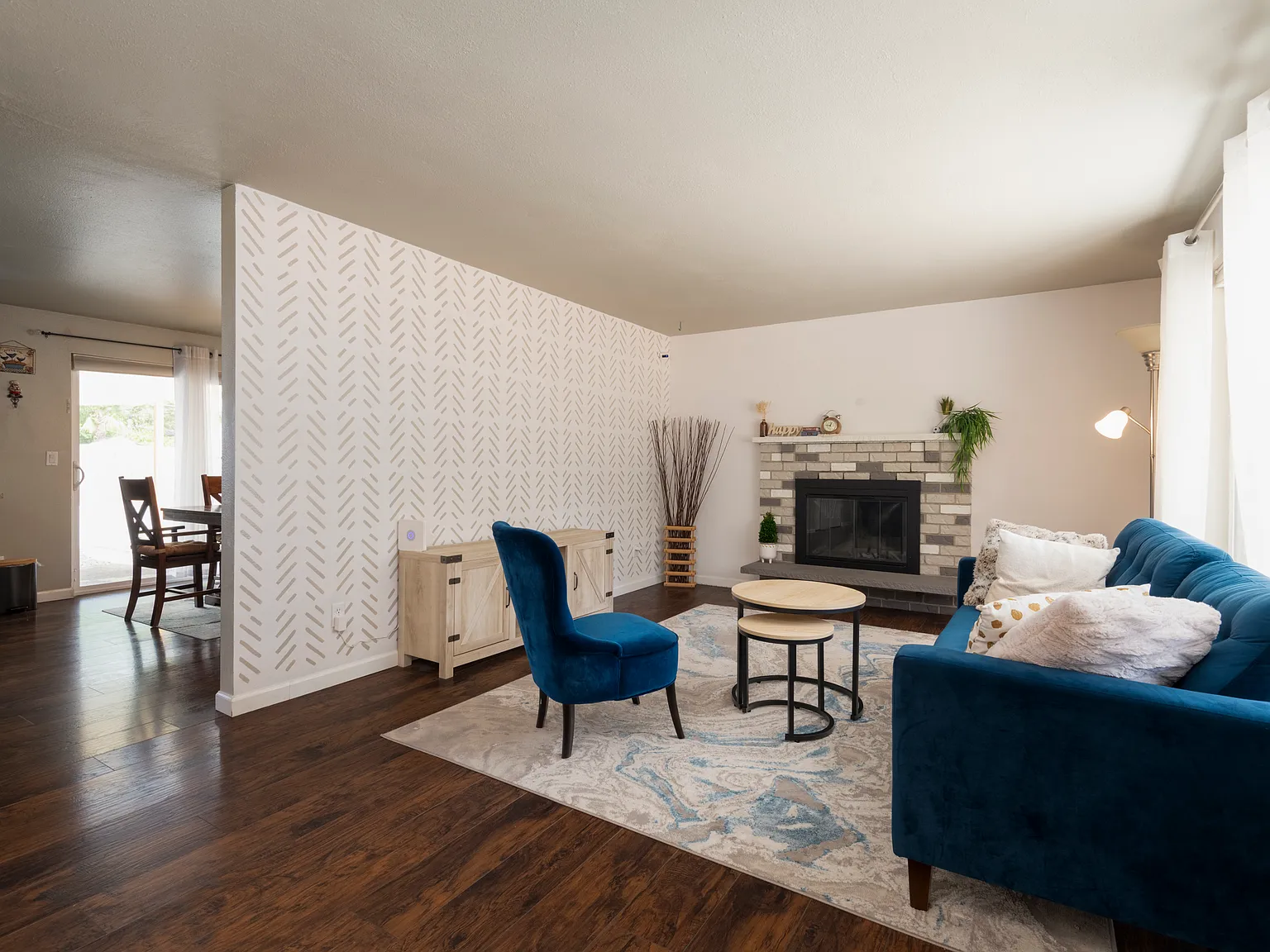 3 bed, 1198 sqft, $2,700 — Photo 4