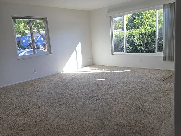 348 Plum St — Photo 2