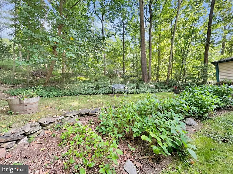 402 Norwood Rd — Photo 16