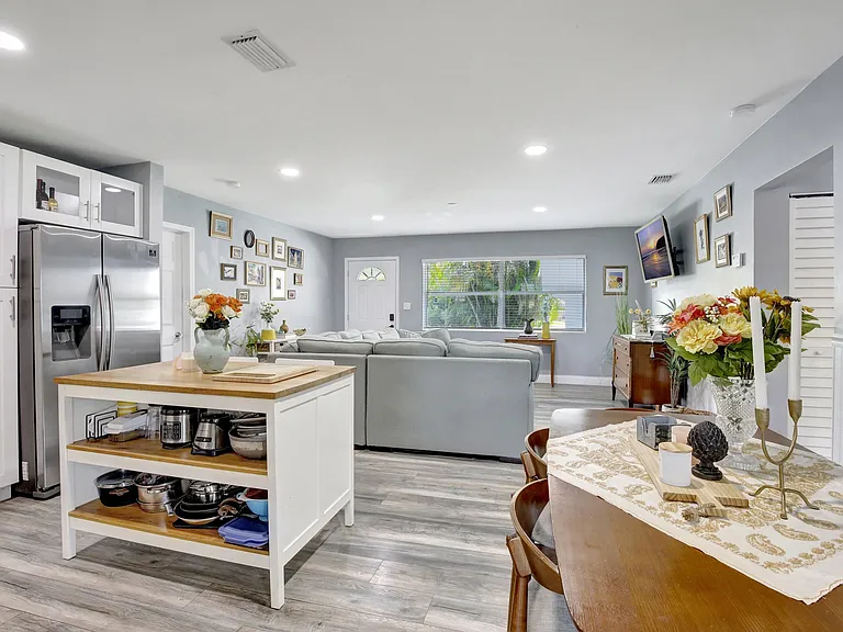2270 Island Dr — Photo 1