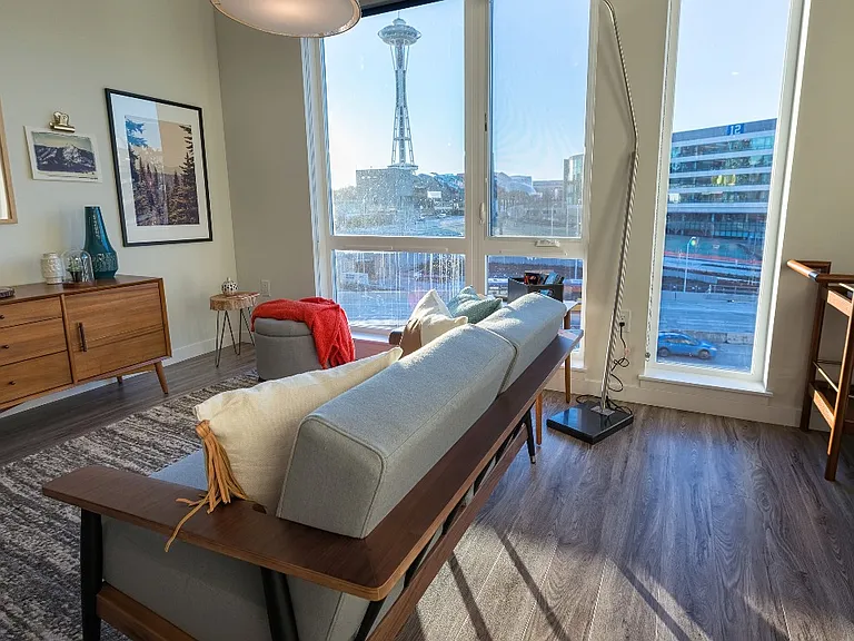 Floor to ceiling windows featuring the best views of Seattle