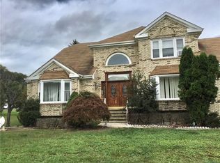 12 Hoey Cir, Pomona, NY 10970