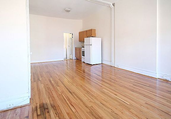 4th image of 138 Montague St #9