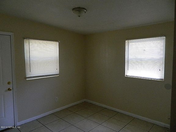 4th image of 3157 Penton St